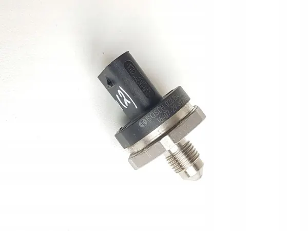 Sensor presión combustible BMW OEM 0261545122 - Usado image 2