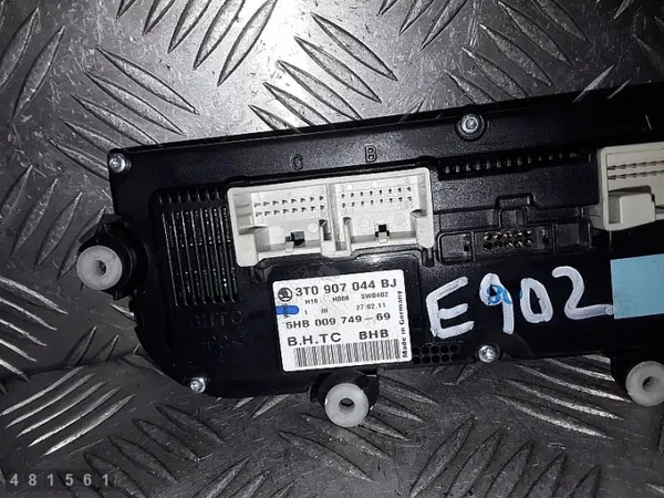Skoda Superb AC-regelmodule OEM 3t0907044bj image 5