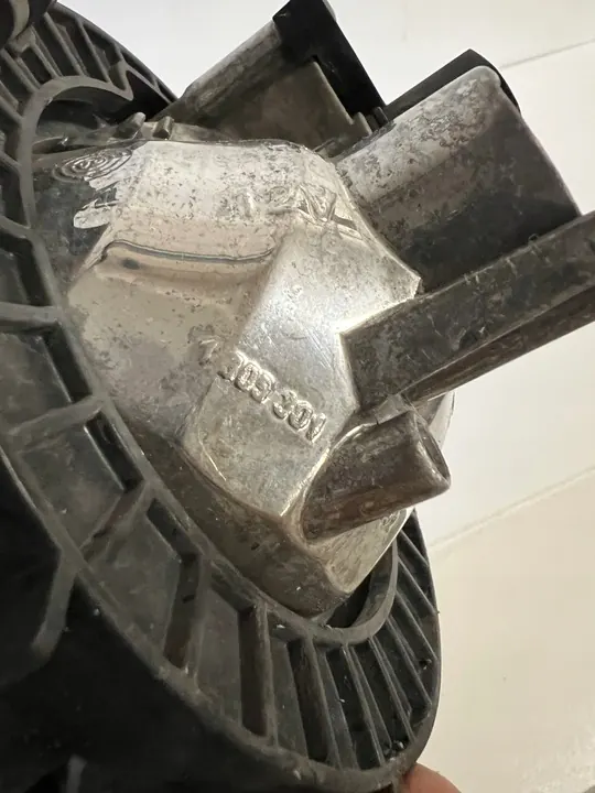 Farol de neblina Mini 2015, OEM 1305301 image 7