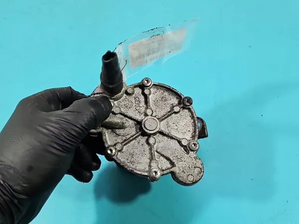 Imupumppu VW Crafter 06- 076145100 2.5 TDI Pierburg image 3