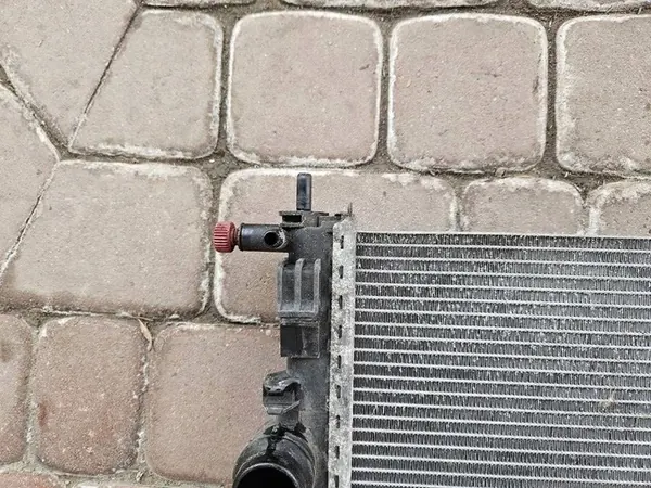 Vattenkylare Opel Insignia A OE 13241725 image 2