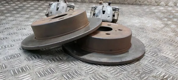 Remschijven & remklauwen achter OEM JARZMO Toyota Corolla Verso II image 4