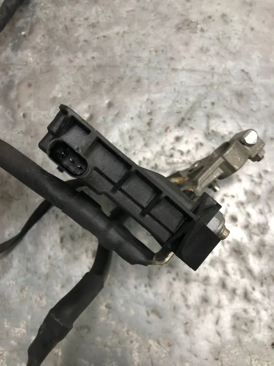 Clamp de levage Mercedes W212 Break OEM A0009061505 image 3