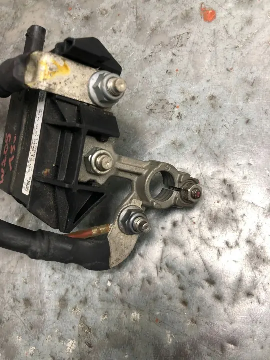 Clamp de levage Mercedes W212 Break OEM A0009061505 image 4