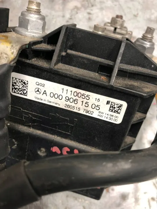 Clamp de levage Mercedes W212 Break OEM A0009061505 image 5