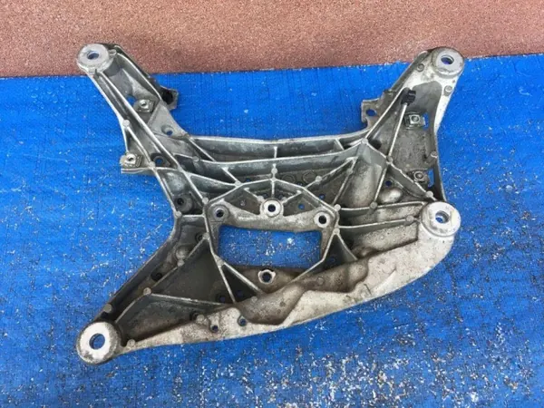 Versnellingsbaksteun Audi A4 B9 3.0 TDi OEM 8W0399262AR image 7