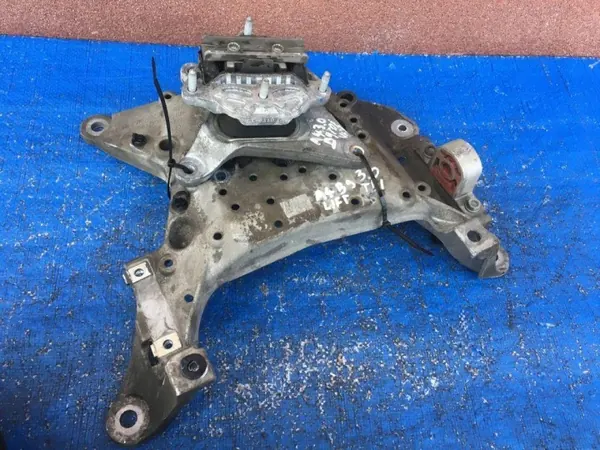Versnellingsbaksteun Audi A4 B9 3.0 TDi OEM 8W0399262AR image 8