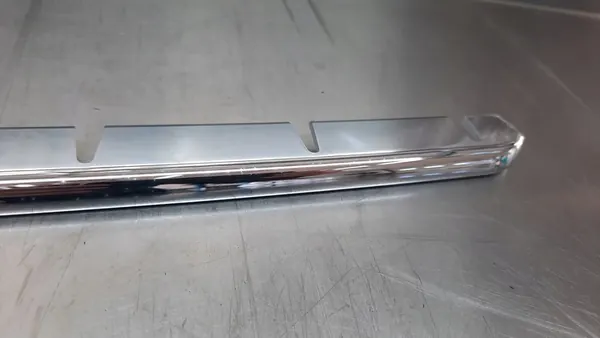 VOLVO XC90 Chrome Trim Bumper Grille 30635599 image 2