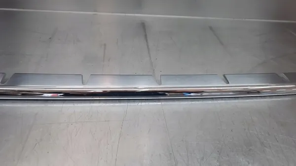 VOLVO XC90 Chrome Trim Bumper Grille 30635599 image 3