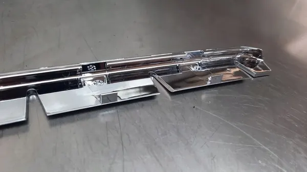 VOLVO XC90 Chrome Trim Bumper Grille 30635599 image 5