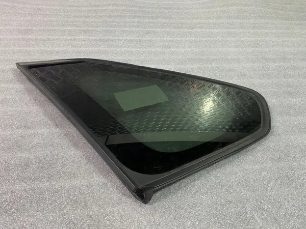 UTO30621 OEM Achtercarrosserieglas voor Toyota RAV4 XA50 image 2