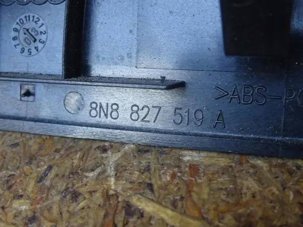 Couvercle barre verrou Audi TT 8N Coupé OEM 8N8827519A image 3