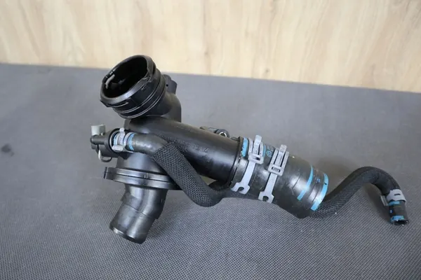 MERCEDES SLK R172 2.2 CDI Carcasa de Termostato A6512001500 image 3