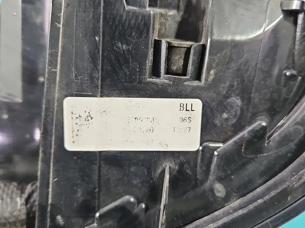 Lámpara trasera izquierda de aleta Opel Astra V K HB image 7