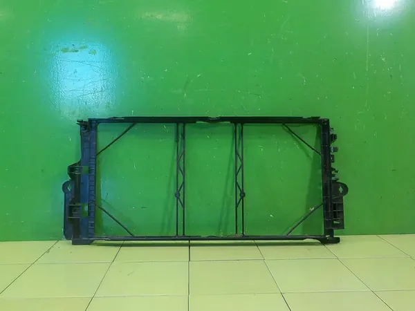 VOLVO V90 LIFT 2.0 T6 AUT Cache-radiateur OEM image 2