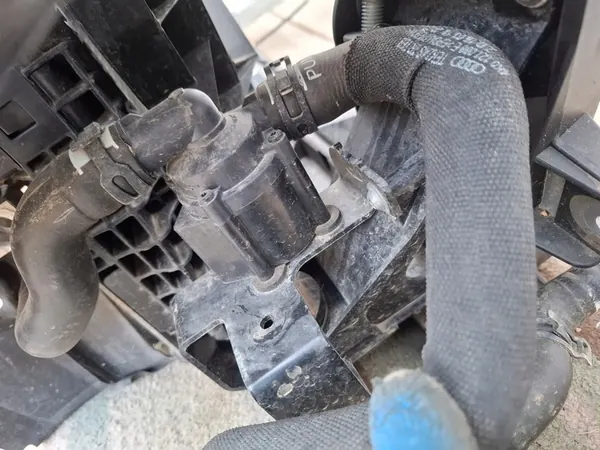 Supporto Radiatore Anteriore Audi RS6 C8 4.0 TFSi 2018- image 8