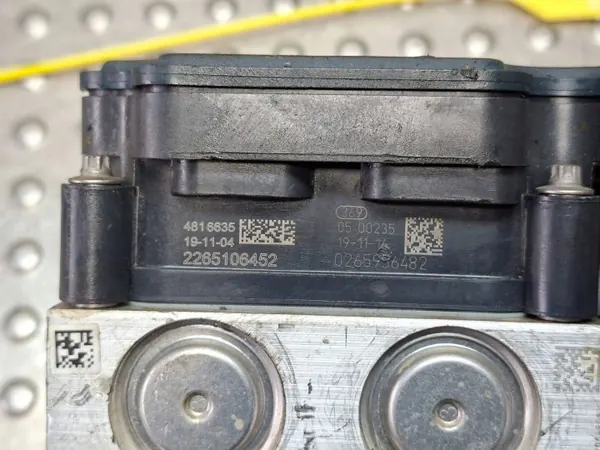 Bomba ABS OEM S25154876 para Mitsubishi Space Star image 5