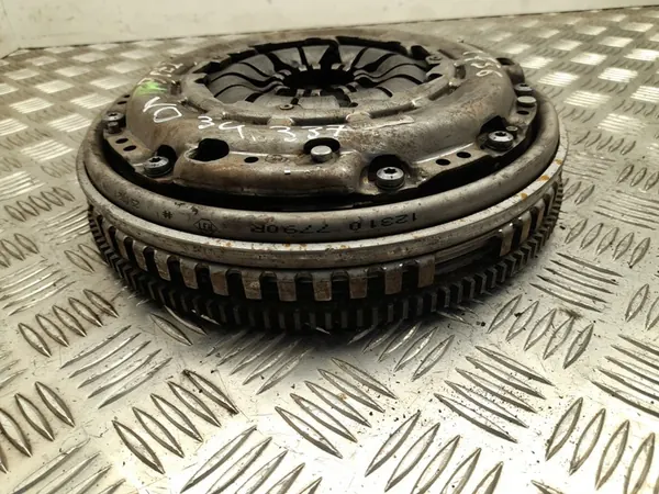 Conjunto de embreagem Renault KANGOO III 2021 302054477R image 2