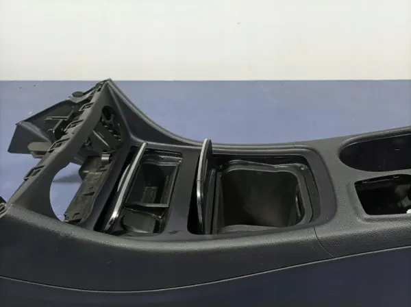 OEM Lochow-325878- Accoudoir Tunnel Central Mercedes GLA image 6