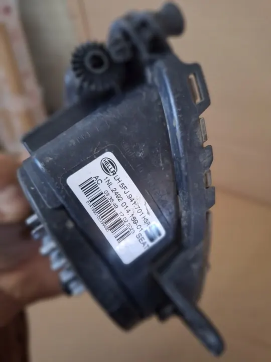 Farol de neblina esquerdo Seat Leon IV Tarraco Polo image 4