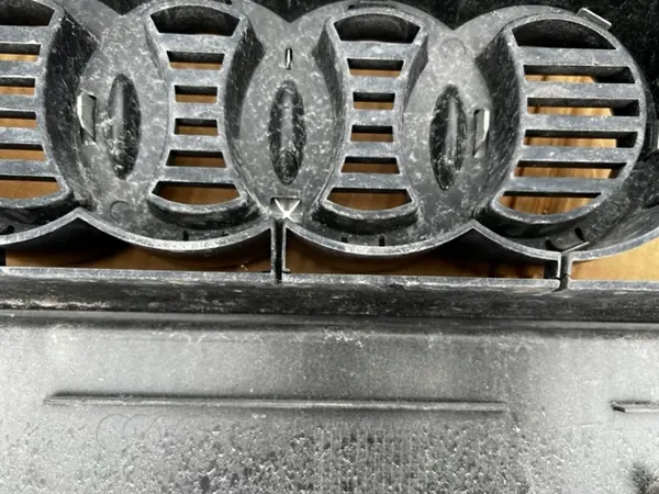 Grille Audi TT 2006-2014 Front OEM 8J0853651H image 5
