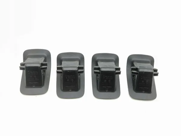 Audi A5 2018- Kiinnitystuki OEM 8W0887233A image 4
