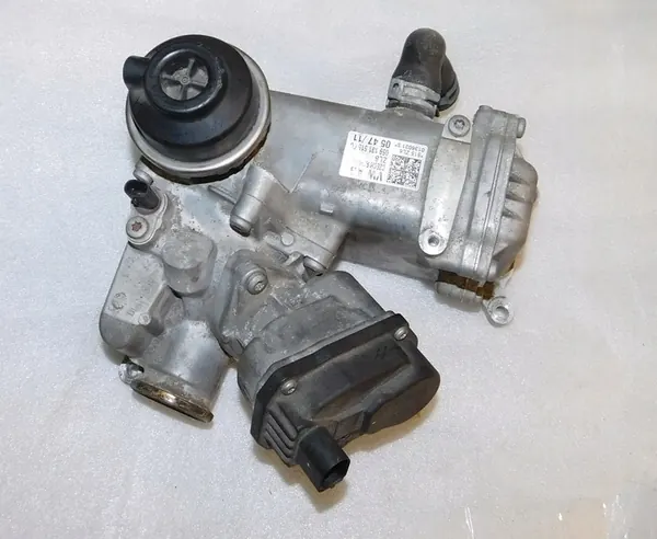 EGR-jäähdytin A6 C7 3.0 TDI 059131515CG image 2