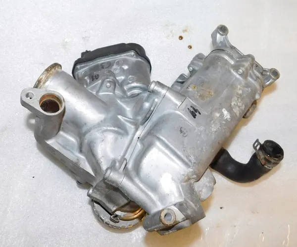 EGR-jäähdytin A6 C7 3.0 TDI 059131515CG image 7