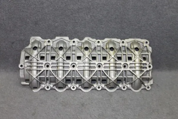 Escudo de oleaje BMW OEM 8487141 para motor B58 image 2
