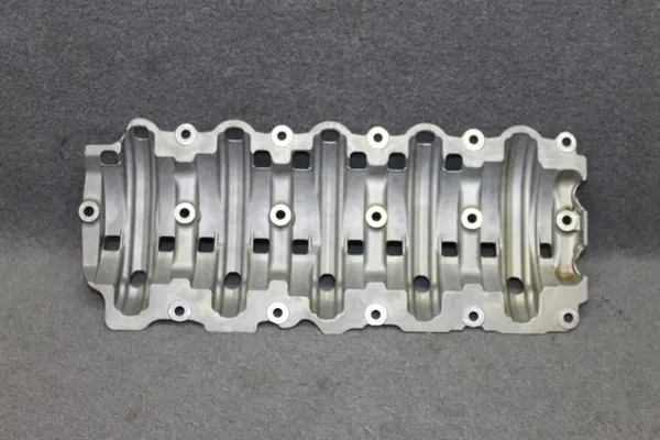 Escudo de oleaje BMW OEM 8487141 para motor B58 image 4