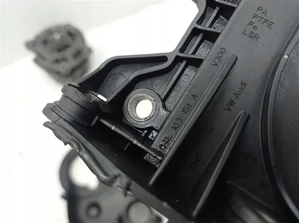 Axeltätning OEM 04L103151A för VW Golf VII 2.0 TDI image 3