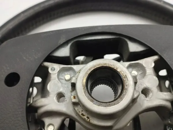 Volante Toyota Avensis T270 2015 image 10