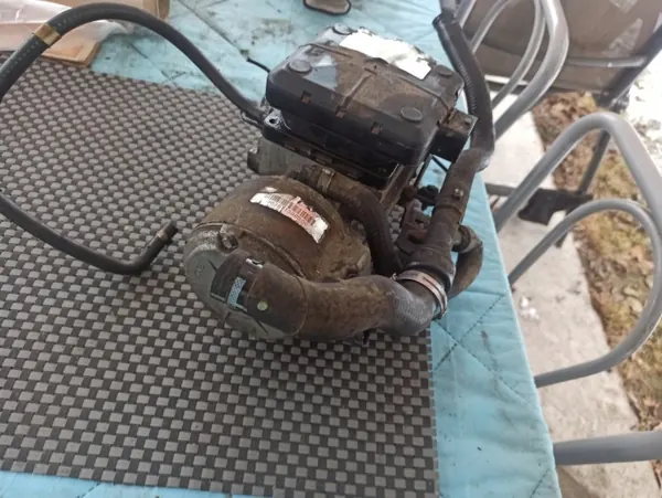 Pompe de suspension Citroen C5 OEM 66556644 - Occasion image 2
