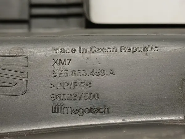 Skoda Karoq 17- bakre bältesskydd OEM 575863459A image 7