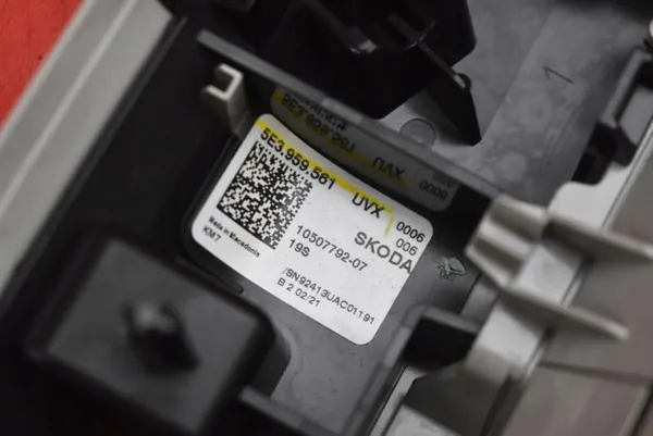 OEM 5E3868837A Etu-Sisävalo Skoda Octavia 4:lle image 4