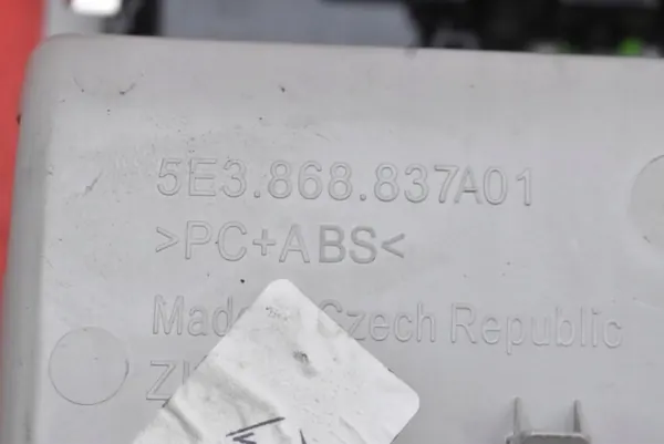 OEM 5E3868837A Etu-Sisävalo Skoda Octavia 4:lle image 5