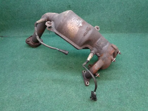 Colector de escape OEM 55182899 para Fiat 1.4 16V image 2