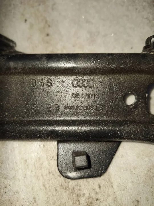 Främre höger stänkskärmsfäste Audi OE 8W0821136C image 3
