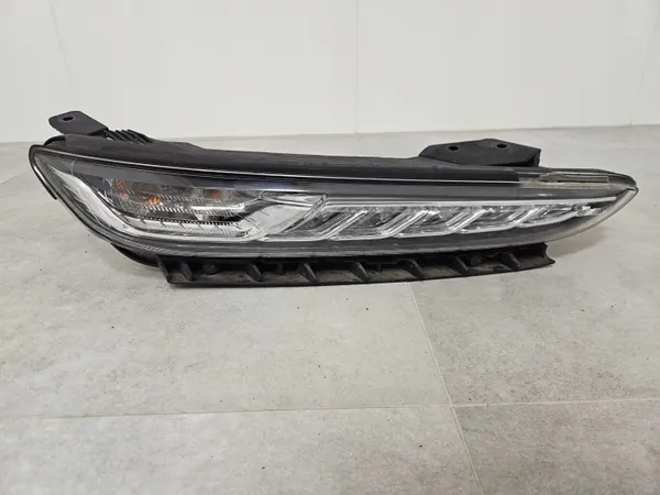 Gebruikt Rechter Voor DRL LED Koplamp OEM 92208 J9000 image 2