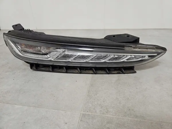 Gebruikt Rechter Voor DRL LED Koplamp OEM 92208 J9000 image 3