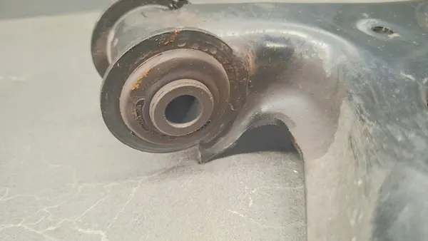 Braccio di Controllo Anteriore Destro Volkswagen Polo 2Q image 3