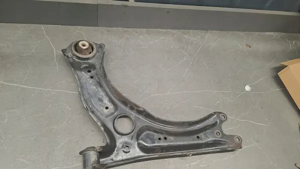 Braccio di Controllo Anteriore Destro Volkswagen Polo 2Q image 7