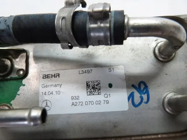 Arrefecedor de combustível Mercedes OEM A2720700279 - Usado image 3