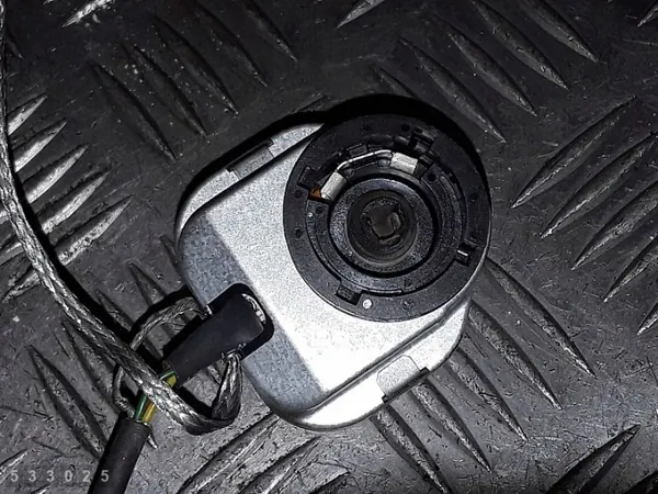2006 Mazda 5 ECU W3T15772 Käytetty OEM image 3