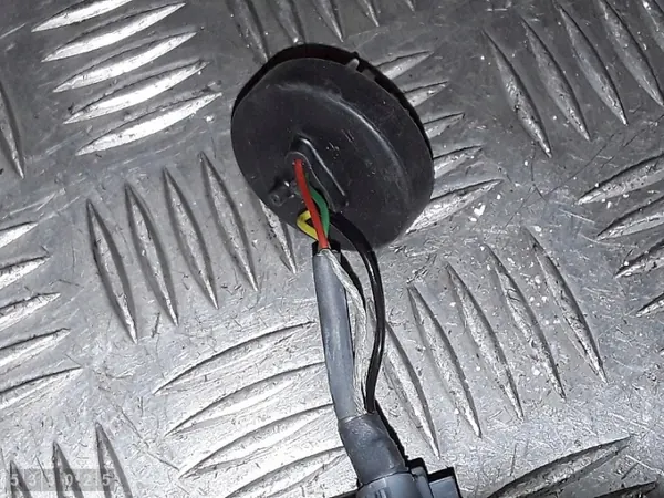 2006 Mazda 5 ECU W3T15772 Käytetty OEM image 4