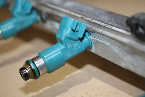 VOLVO V70 S80 XC70 V60 S60 XC60 3.2B Inyectores 6G9N-AB image 2