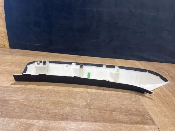 Cache de pilier avant droit Jaguar E-Pace OEM J9C303510A image 4