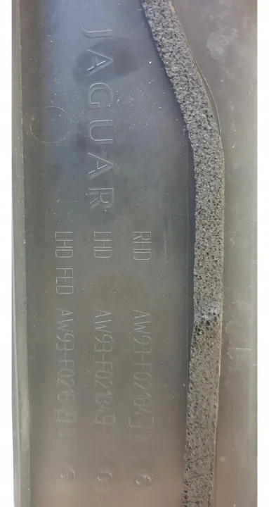 Cache bras essuie-glace Jaguar XJ OEM AW93F021B44A image 3