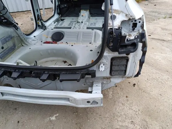 Opel Mokka II Quarto de para-lamas traseiro direito OEM 01 image 4