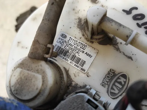 KIA PICANTO 1 I 03- 1.0 Bomba de combustível 31110-07000 image 4
